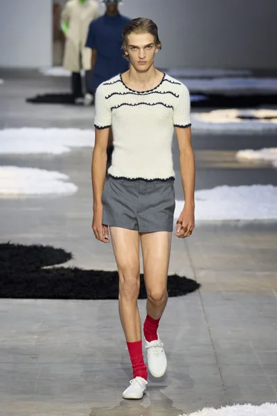 Look 12